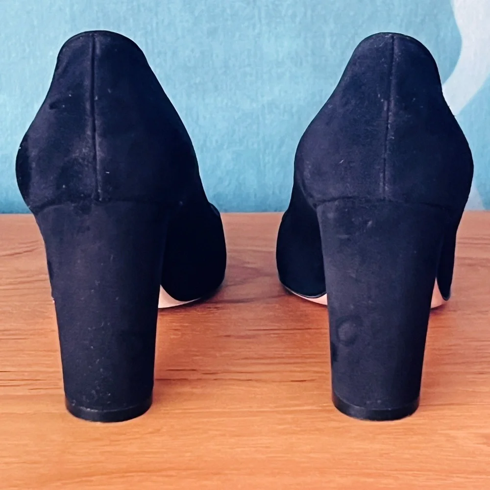 Manolo Blahnik Black Suede Block Heel Pumps EU 36.5 / US 6.5 - Picture 3 of 13